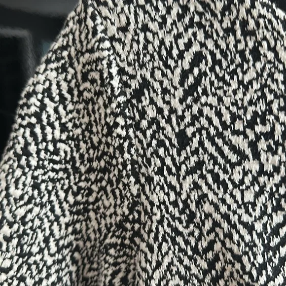 Banana Republic , size 0, bl/wh tweed dress - Picture 4 of 6